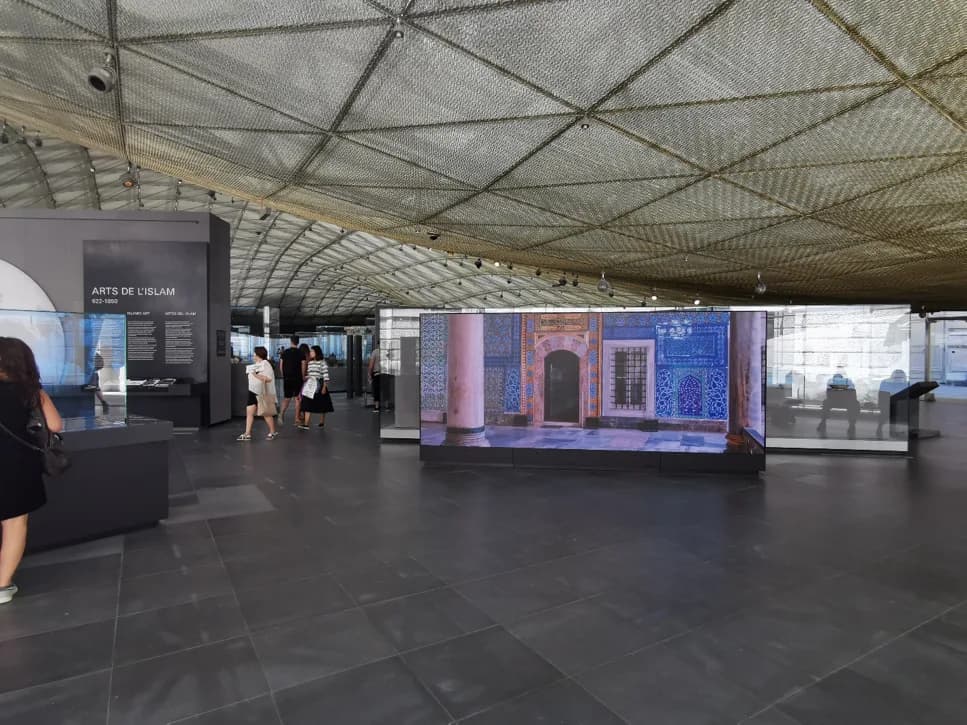 Louvre